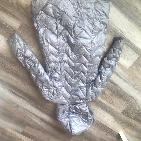 Tahari Silver Long Puffer Jacket - Picture 2 of 3